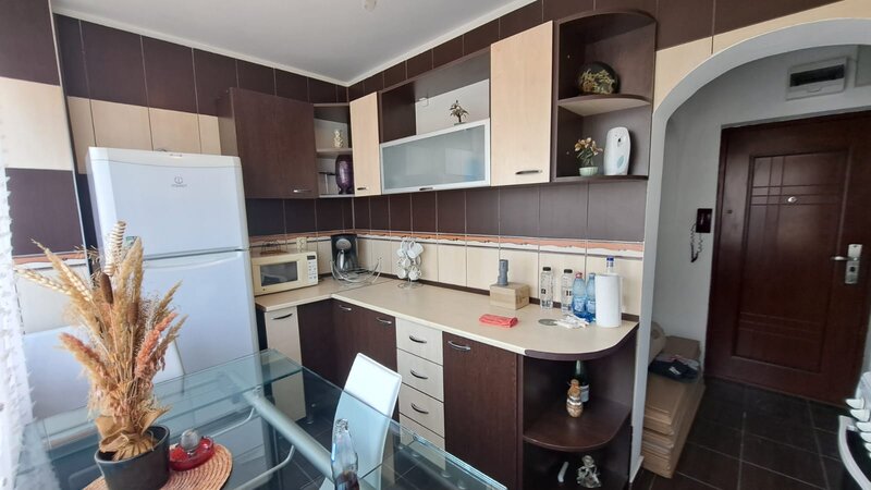 Obor, Ferdinand, stradal, Gara de Est